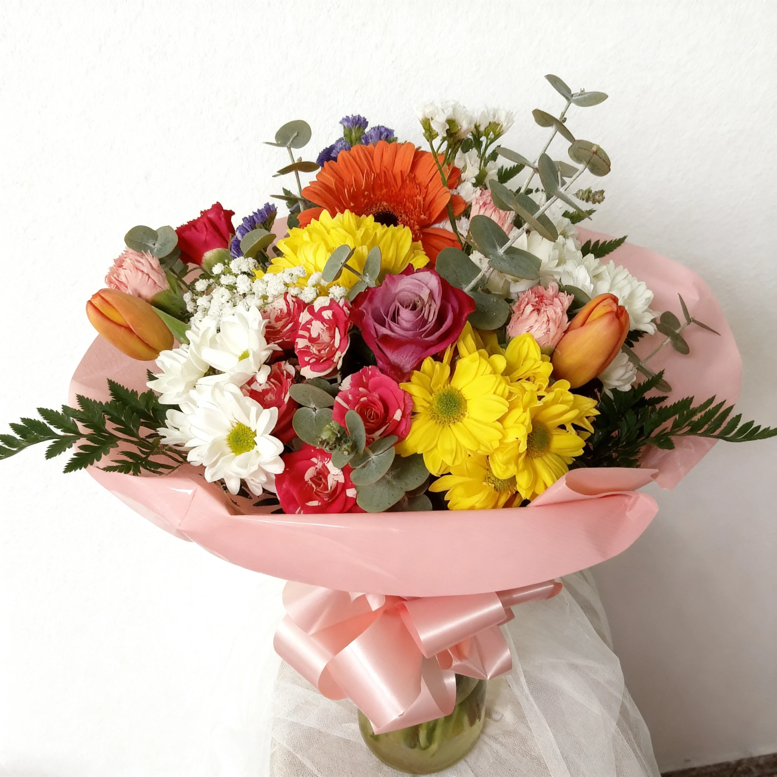 Ramo de flores con variedad de tallos