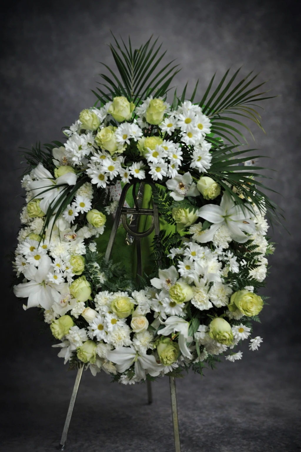 Con flores frescas y de temporada. Floristería online con entrega rápida para sorprender en cualquier ocasión.