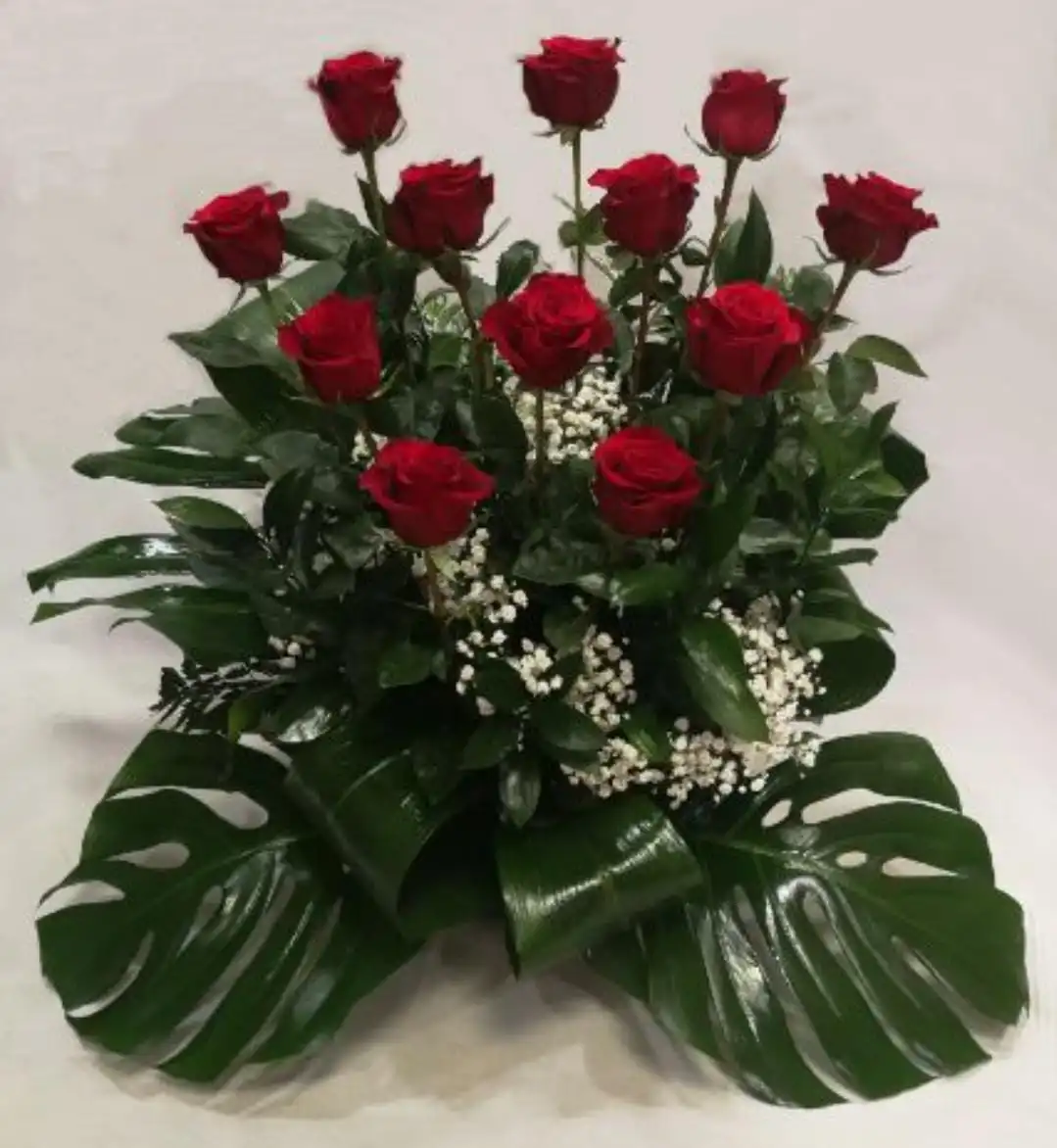 Con flores frescas y de temporada. Floristería online con entrega rápida para sorprender en cualquier ocasión.