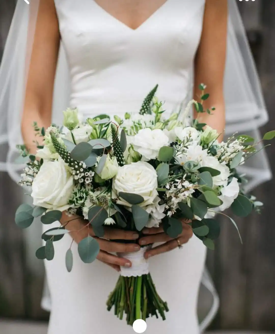 Con flores frescas y de temporada. Floristería online con entrega rápida para sorprender en cualquier ocasión.