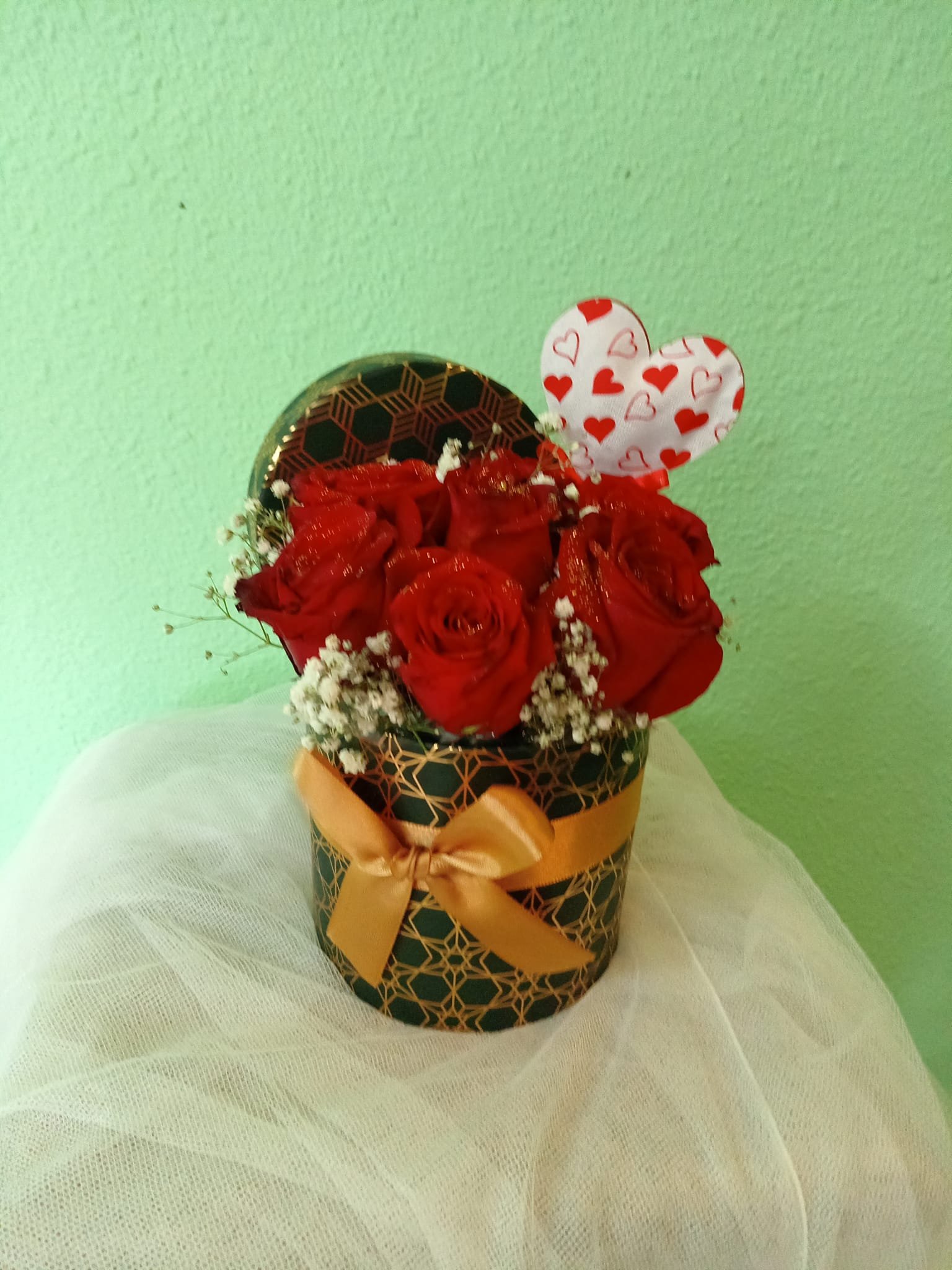 Con flores frescas y de temporada. Floristería online con entrega rápida para sorprender en cualquier ocasión.